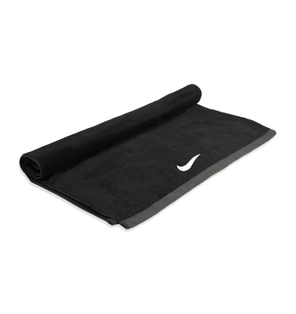 NIKE FUNDAMENTAL LARGE BLACK TOWEL