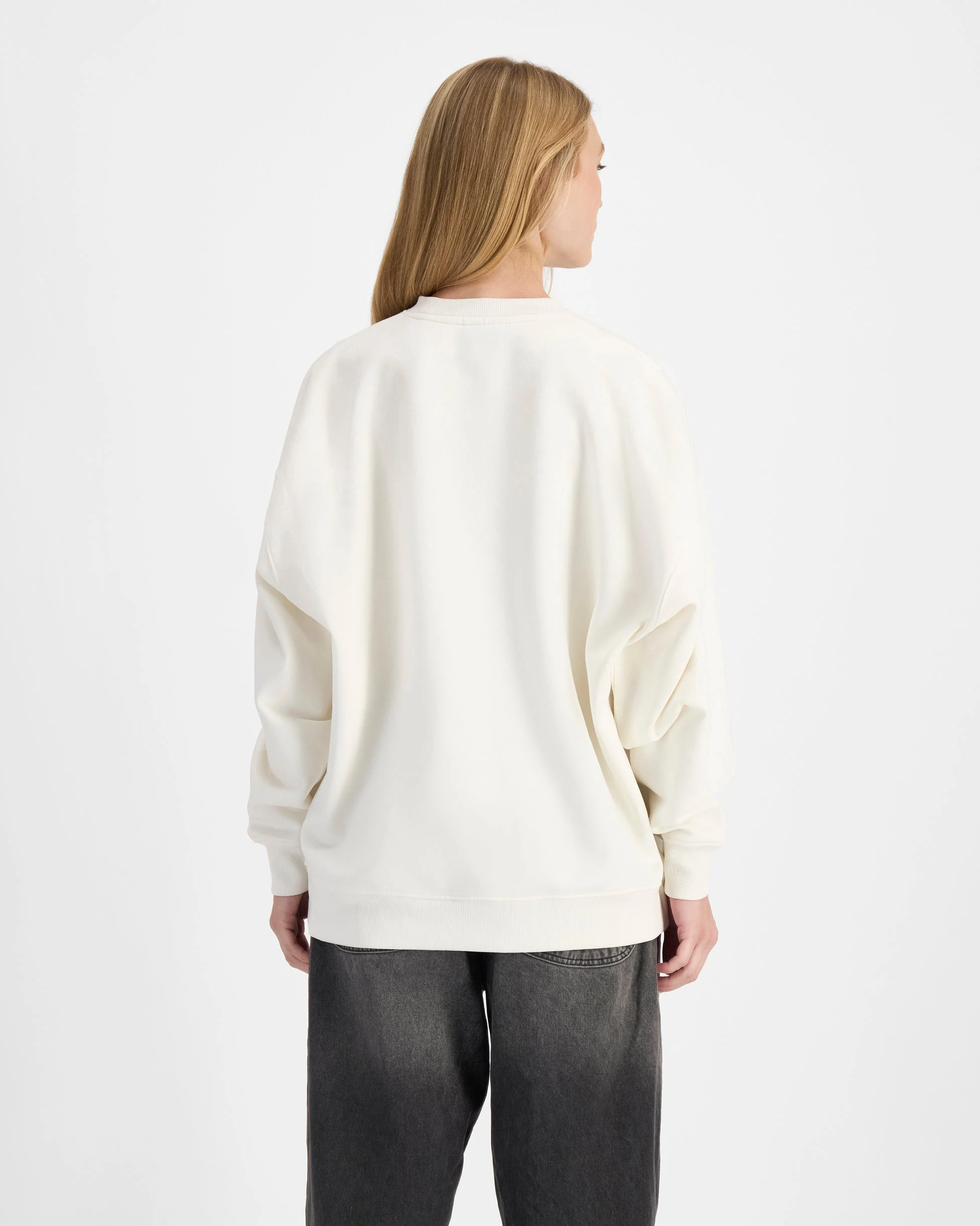 CHAMPION WOMEN'S SCRIPT PEARL CREW JUMPER - Image 4