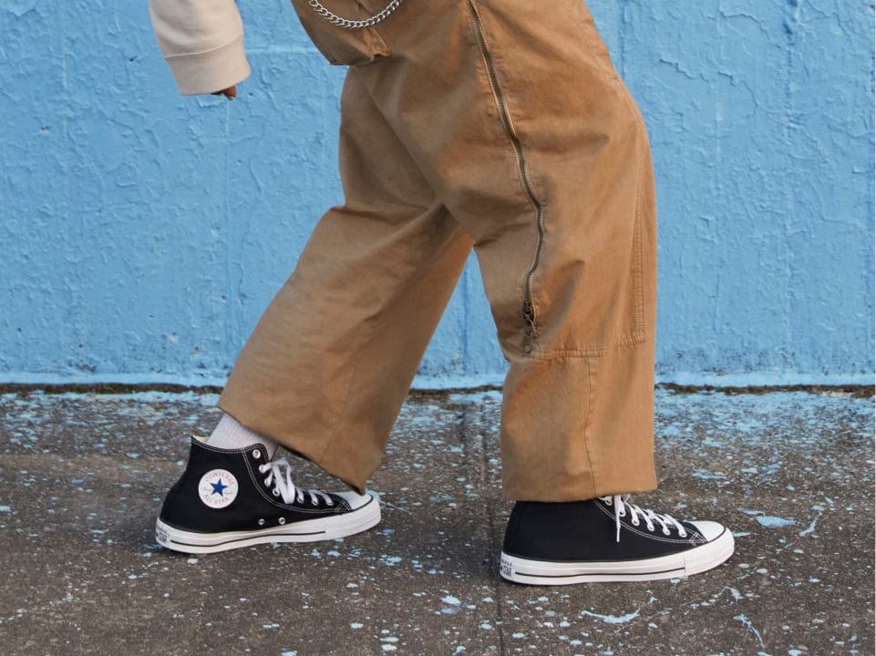 Converse Men's Chuck Taylor All Star High Top Black/White Shoe - Image 7