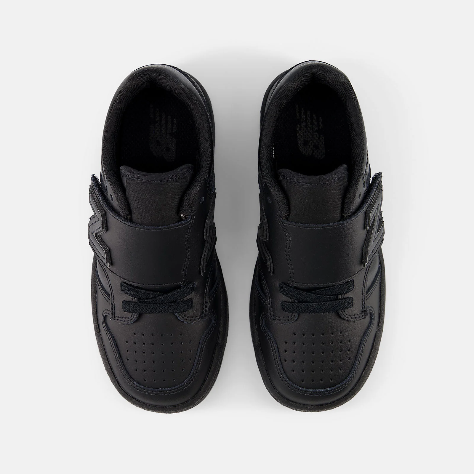 New Balance Kid's 480 Velcro Triple Black Shoe - Image 4